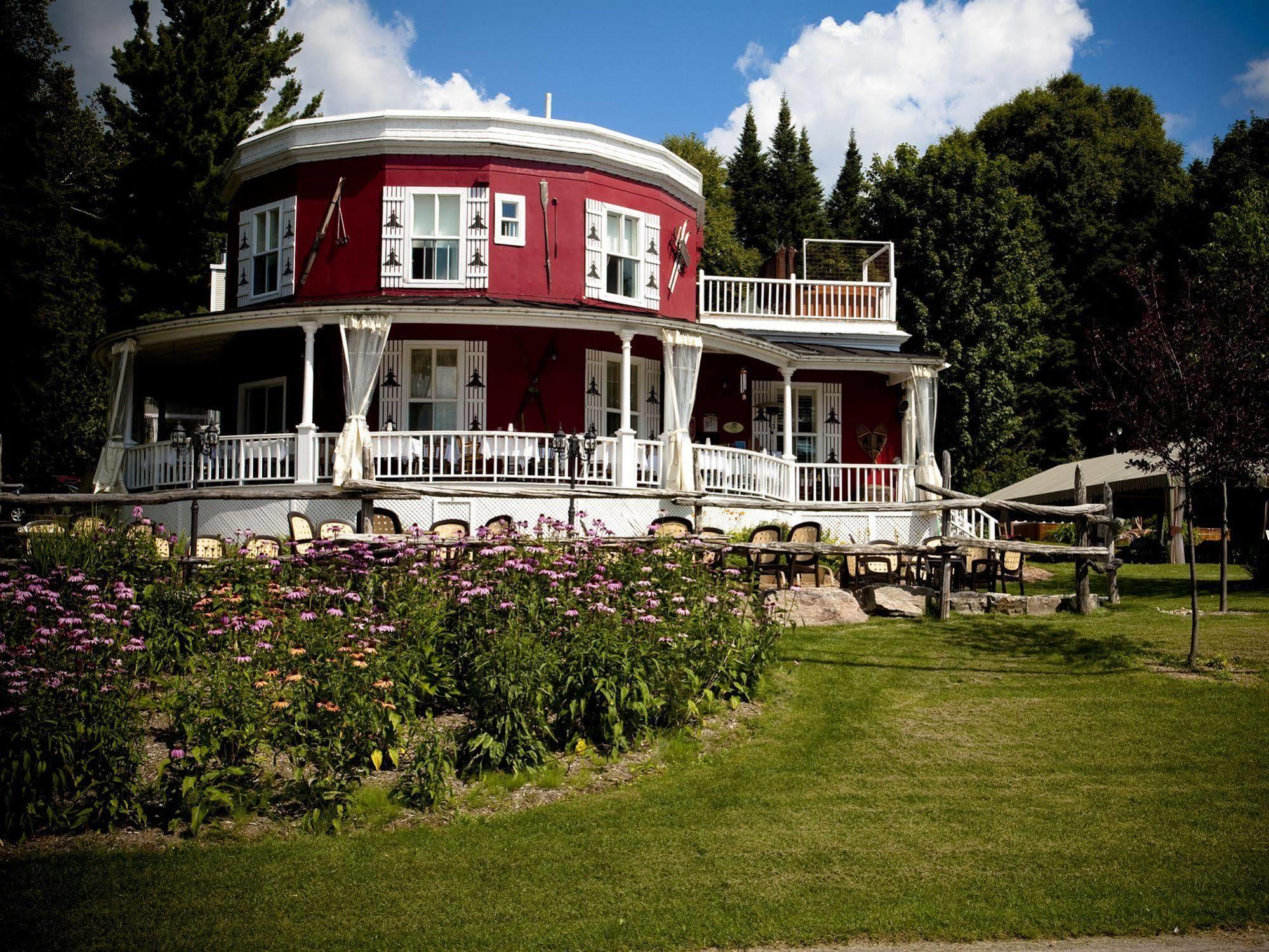 Auberge De La Tour Du Lac Сент-Агат-де-Мон Экстерьер фото