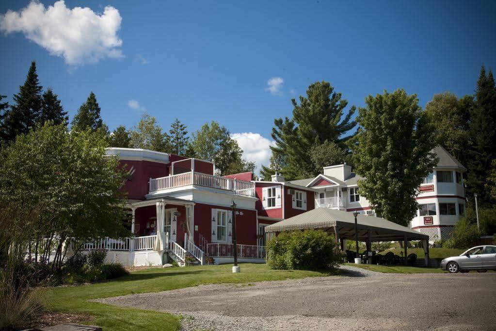 Auberge De La Tour Du Lac Сент-Агат-де-Мон Экстерьер фото